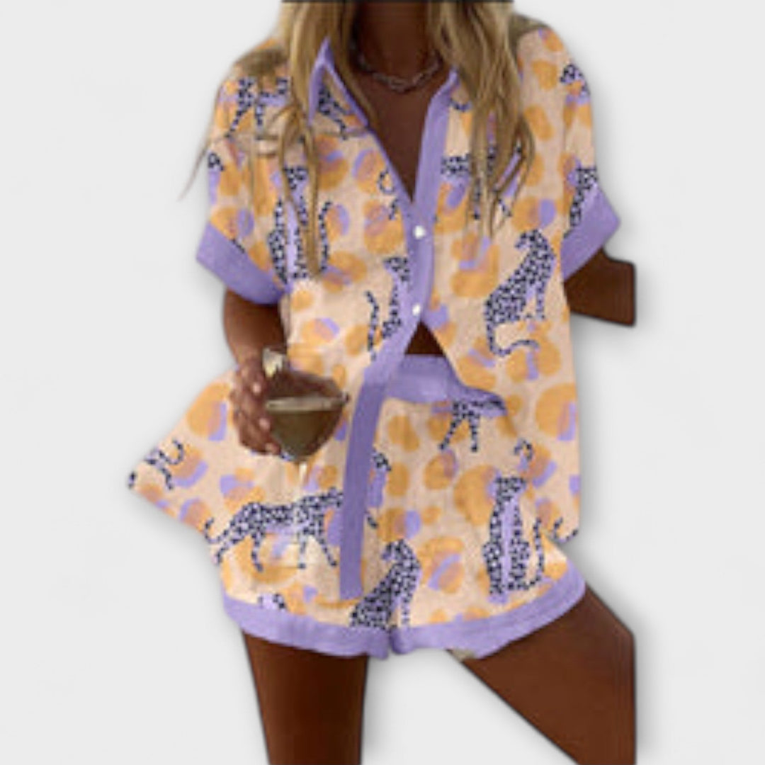 Reolia - Elegant Leopard Serenity