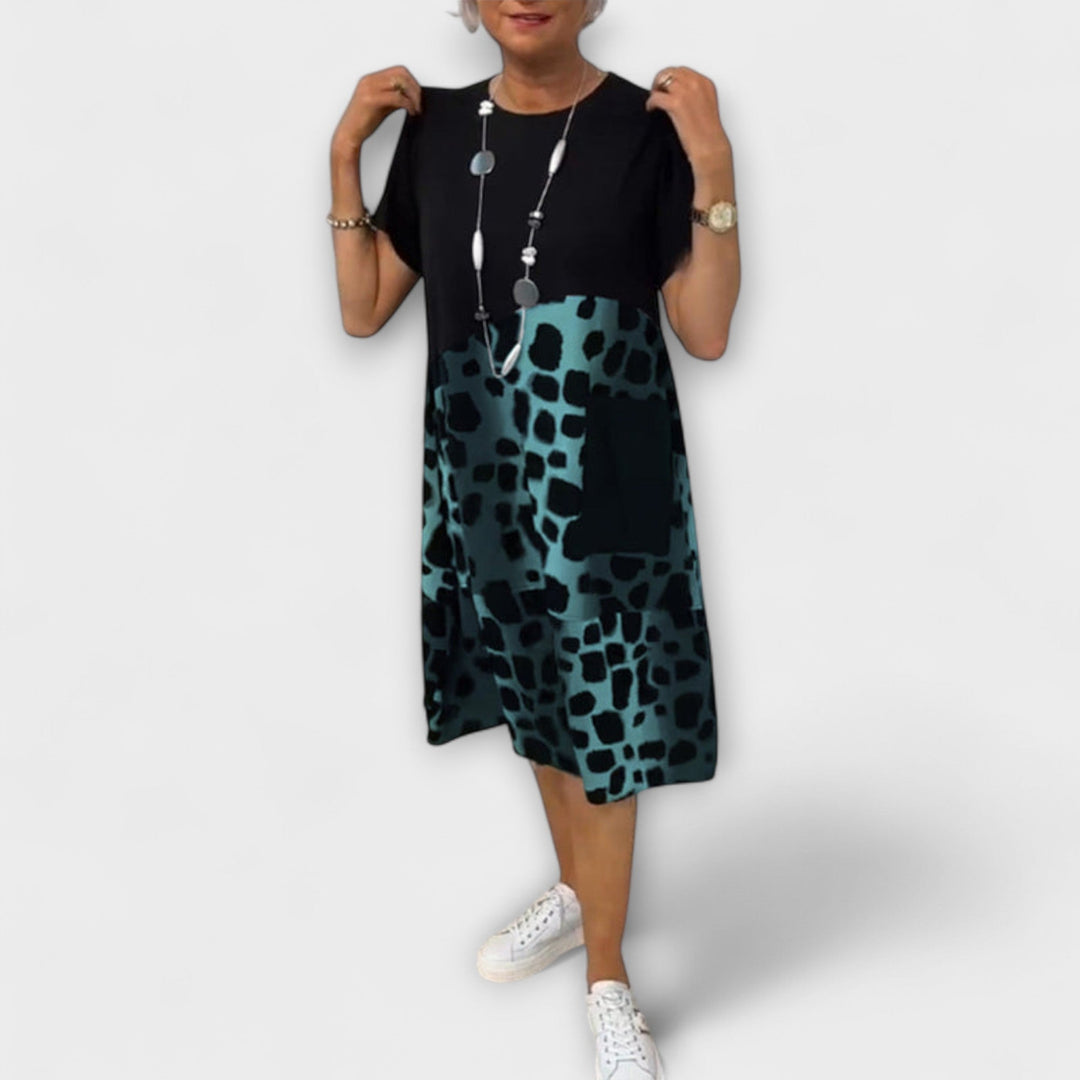 Allison - Chic Leopard Print Midi Dress with Short Sleeves