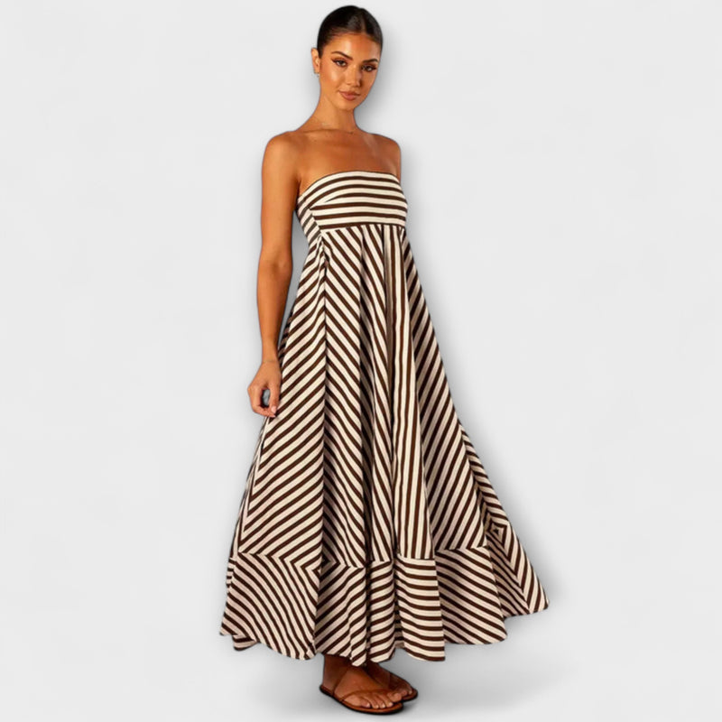 Damaris - Chic and Cozy Ruched Maxi Dress