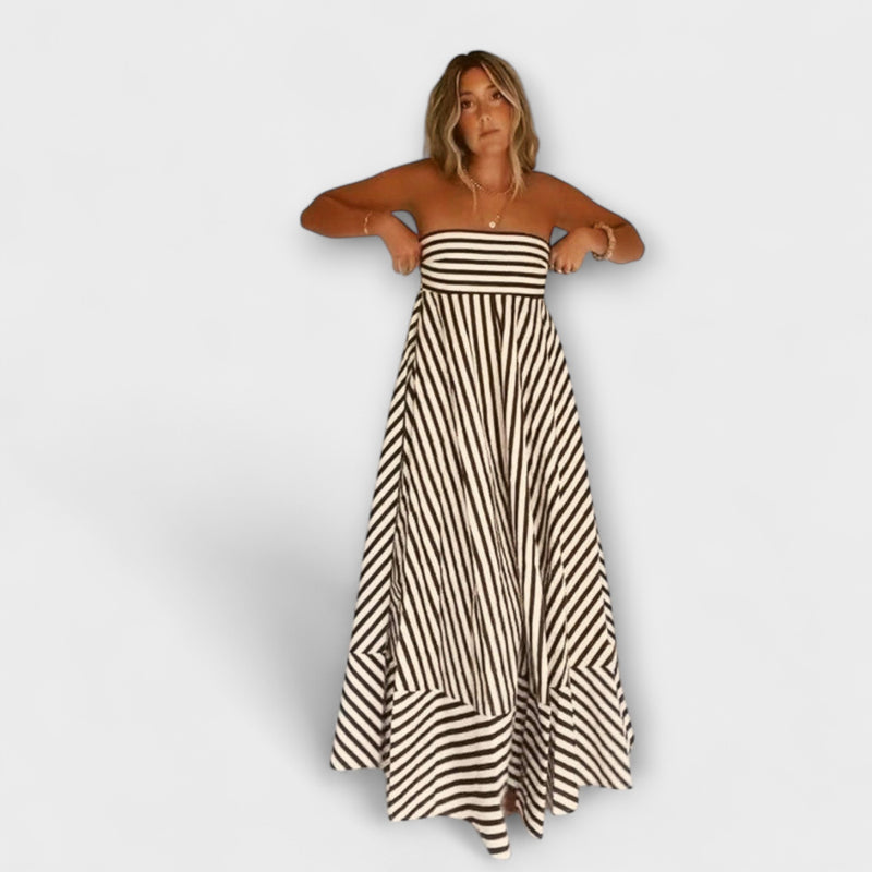 Damaris - Chic and Cozy Ruched Maxi Dress