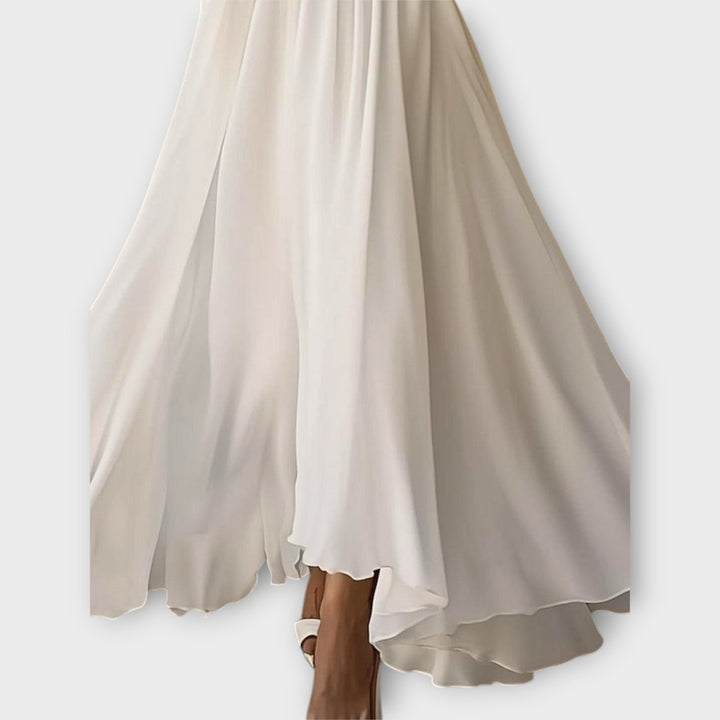 Laura - Classic White V-Neck Maxi Dress with Vintage Flair