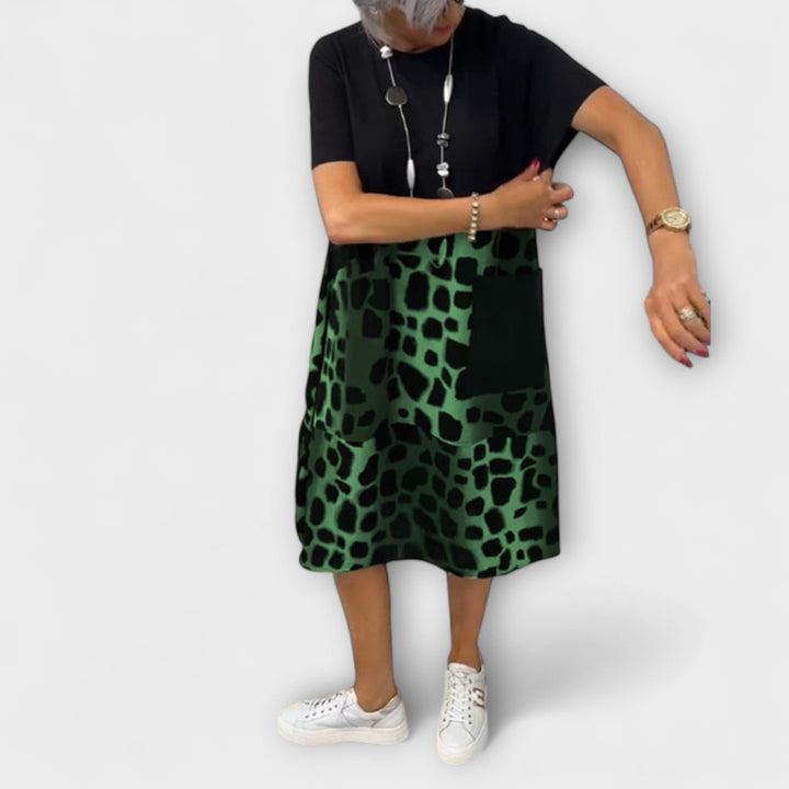 Allison - Chic Leopard Print Midi Dress with Short Sleeves
