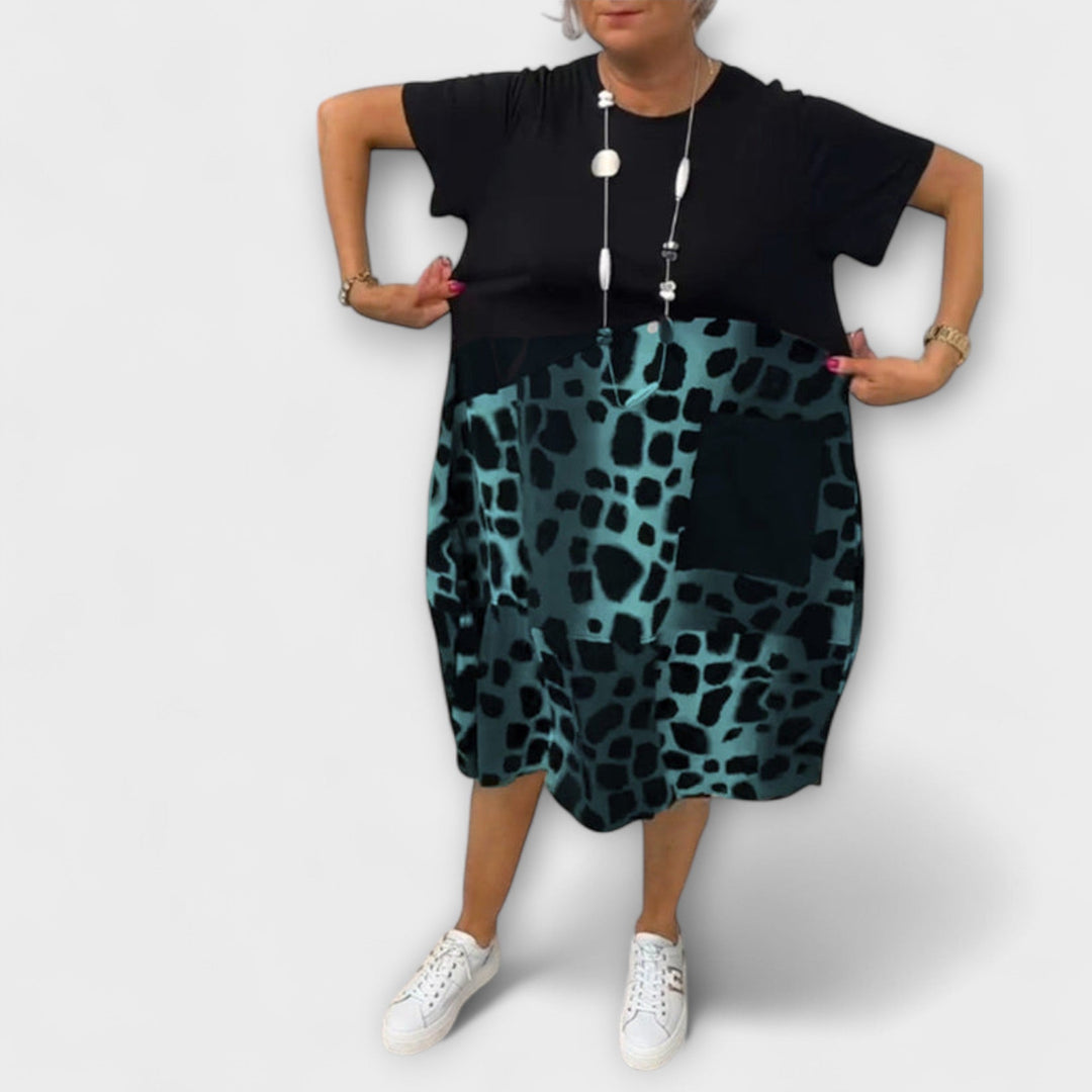 Allison - Chic Leopard Print Midi Dress with Short Sleeves
