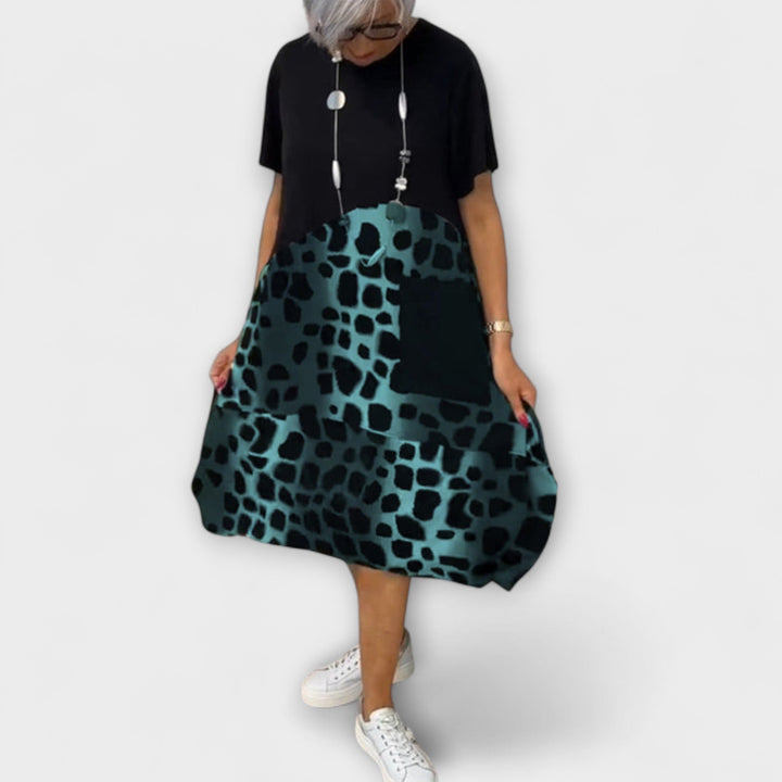 Allison - Chic Leopard Print Midi Dress with Short Sleeves
