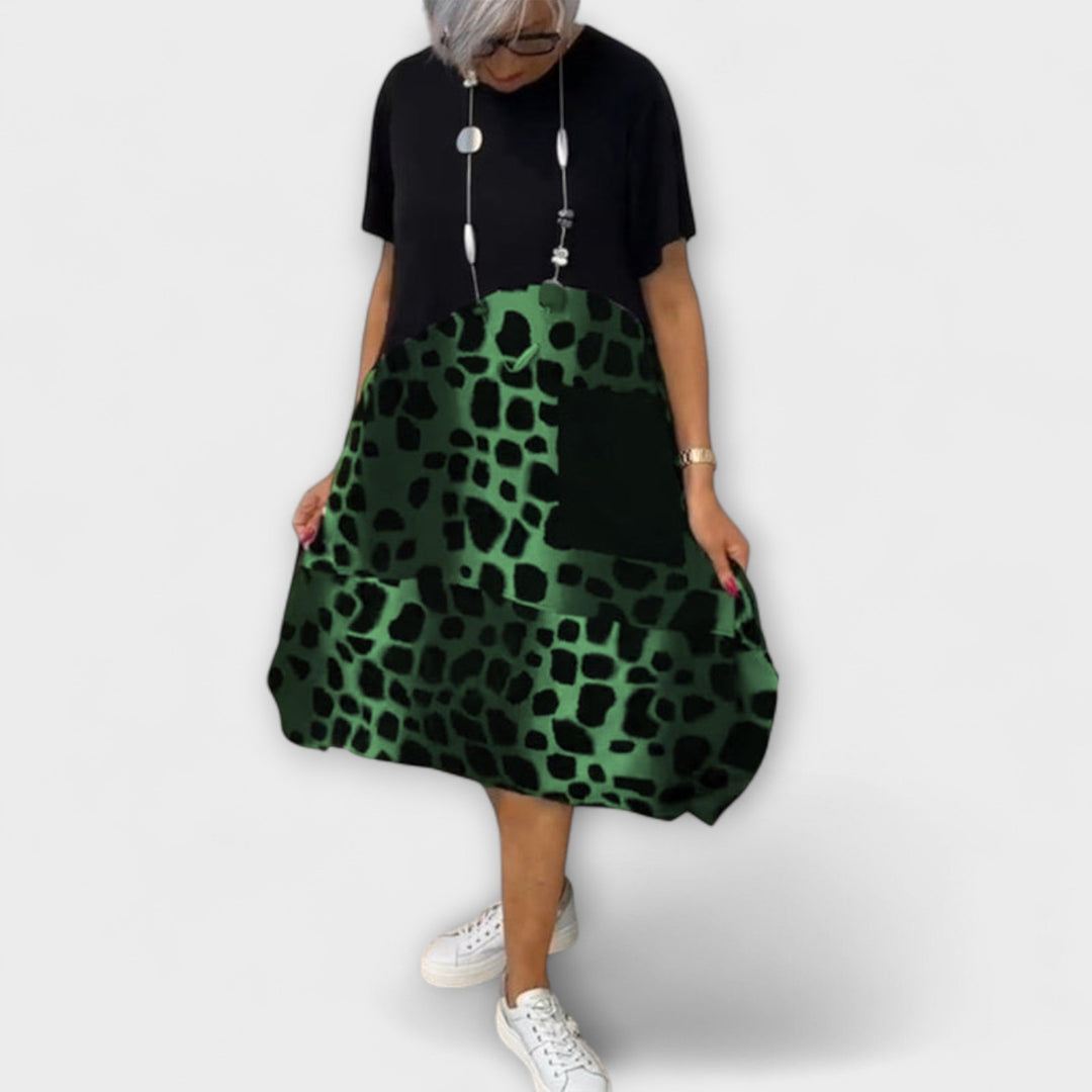 Allison - Chic Leopard Print Midi Dress with Short Sleeves