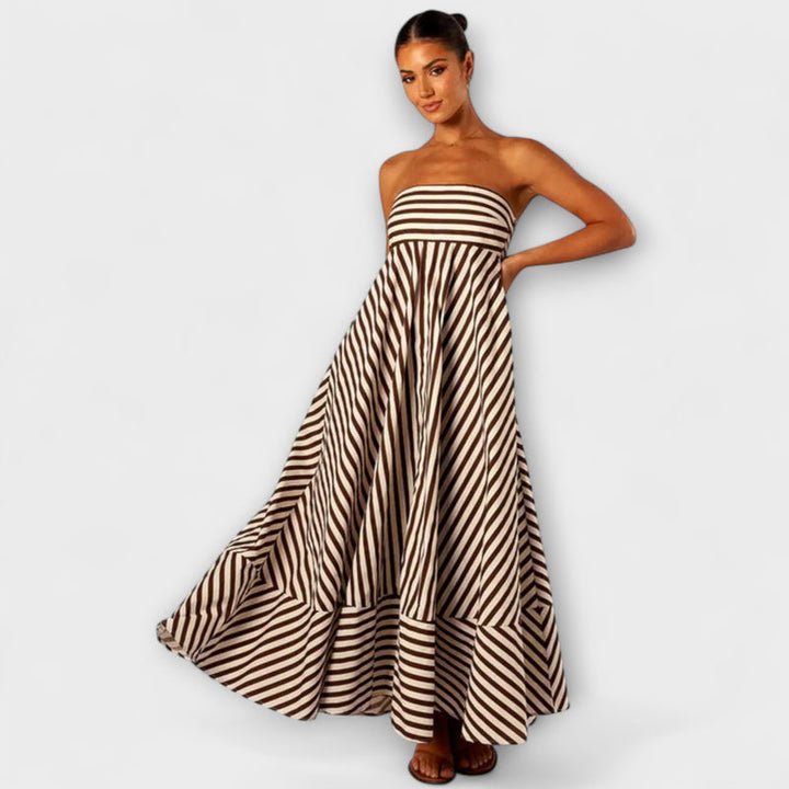 Damaris - Chic and Cozy Ruched Maxi Dress