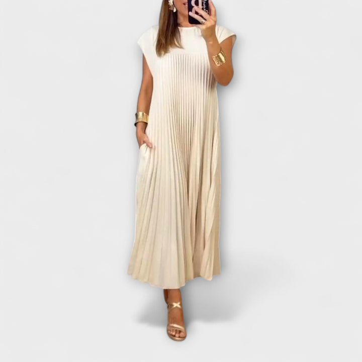 Sorrel - Chic Pleated Maxi Dress with Elegant Splicing