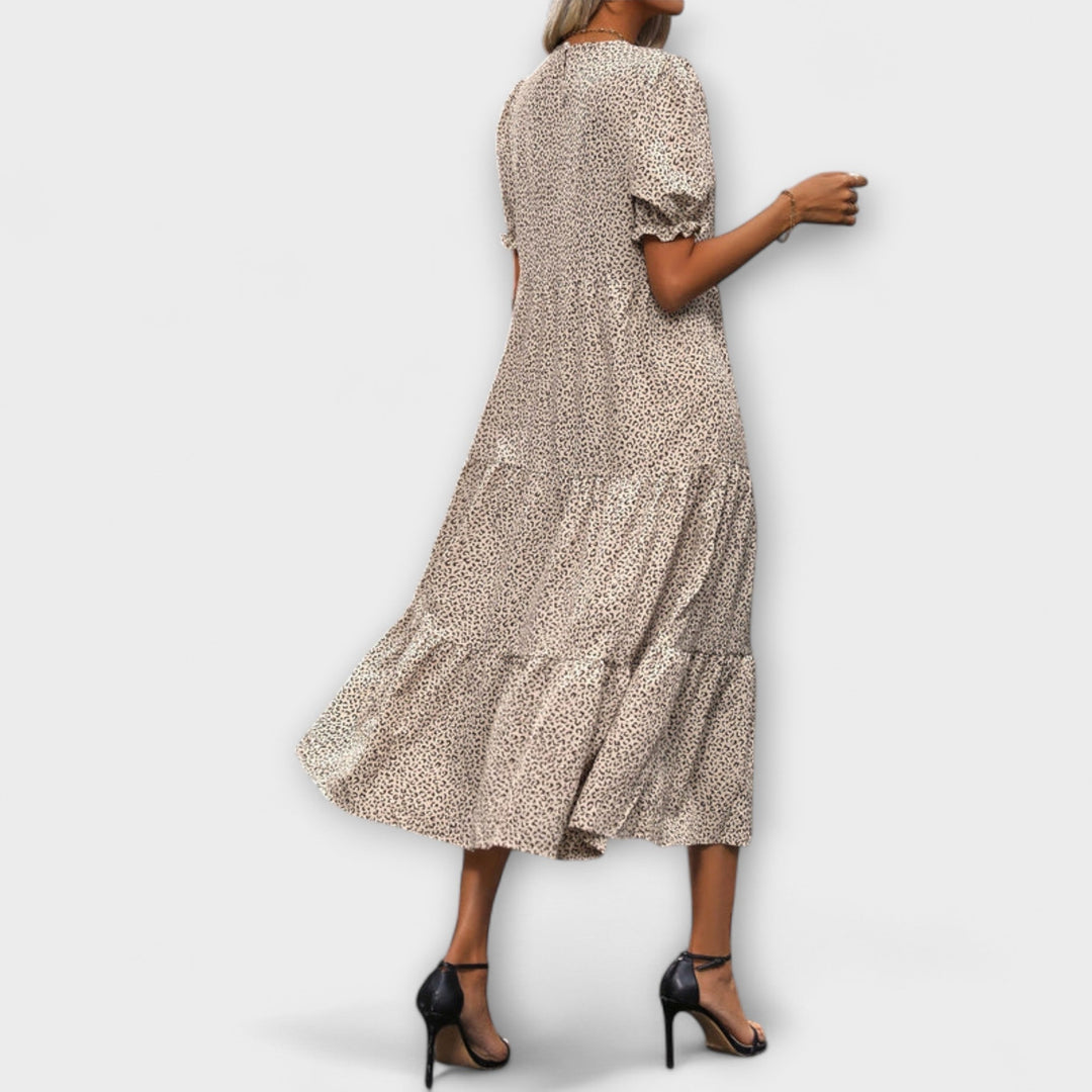 Harriet - Relaxed Round Neck Dress Featuring Ruffle Accents