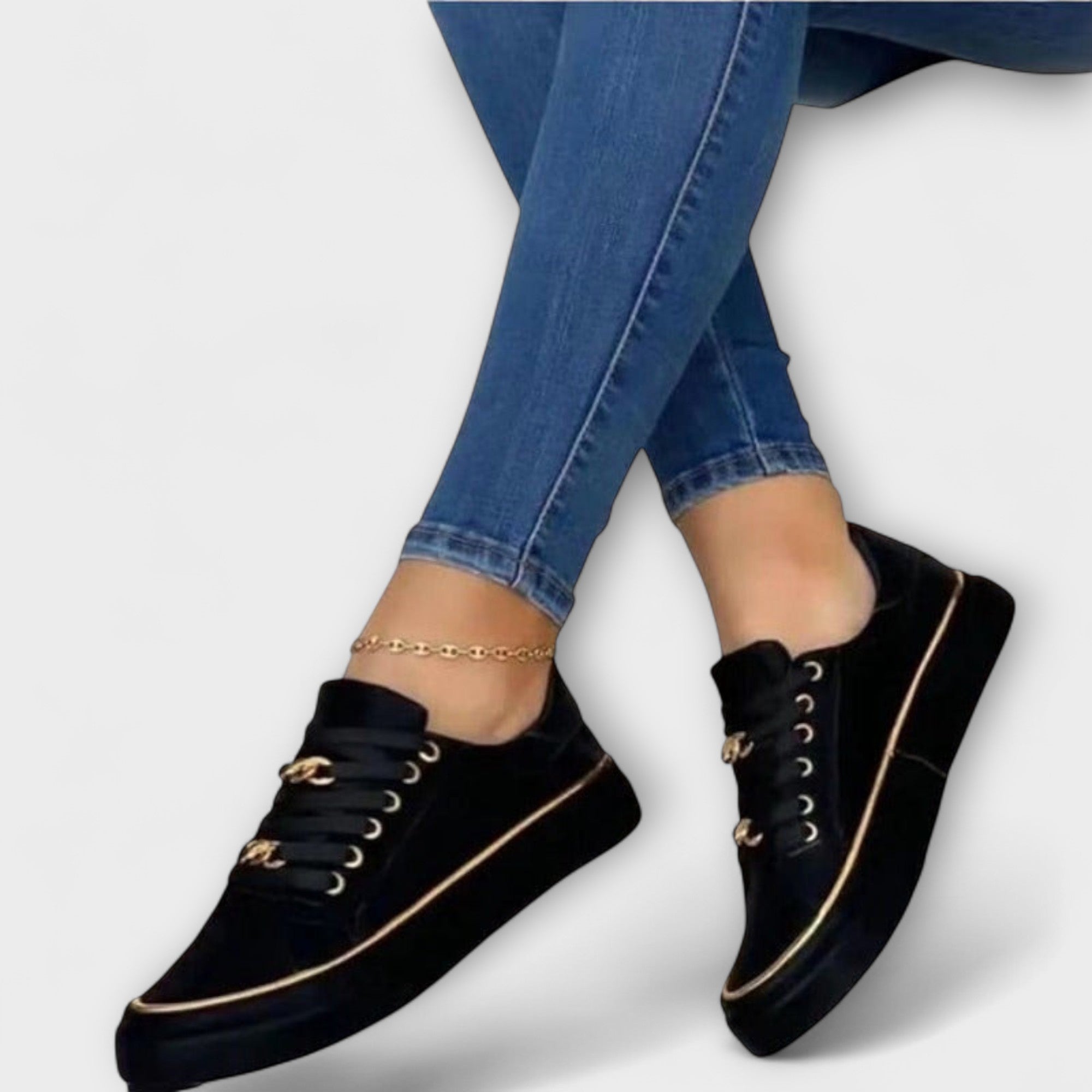 Black / 11