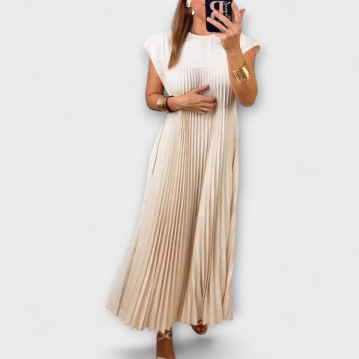 Sorrel - Chic Pleated Maxi Dress with Elegant Splicing