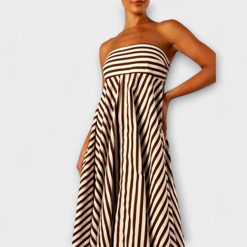 Damaris - Chic and Cozy Ruched Maxi Dress