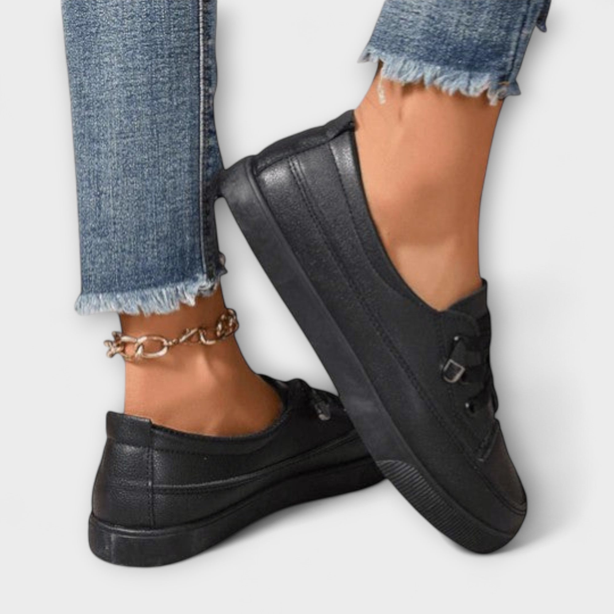 Black / 11