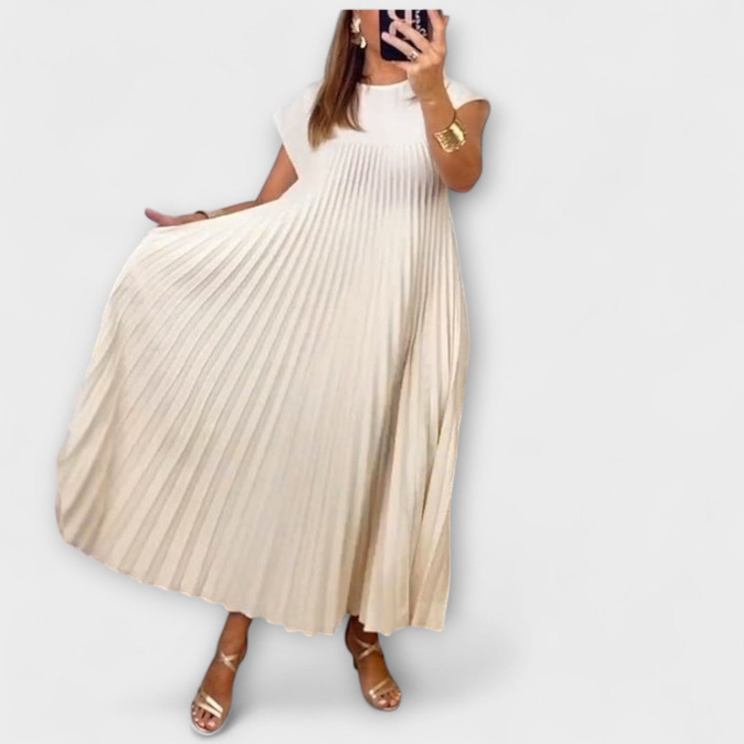 Sorrel - Chic Pleated Maxi Dress with Elegant Splicing