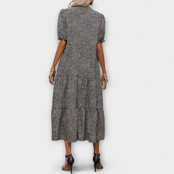 Harriet - Relaxed Round Neck Dress Featuring Ruffle Accents