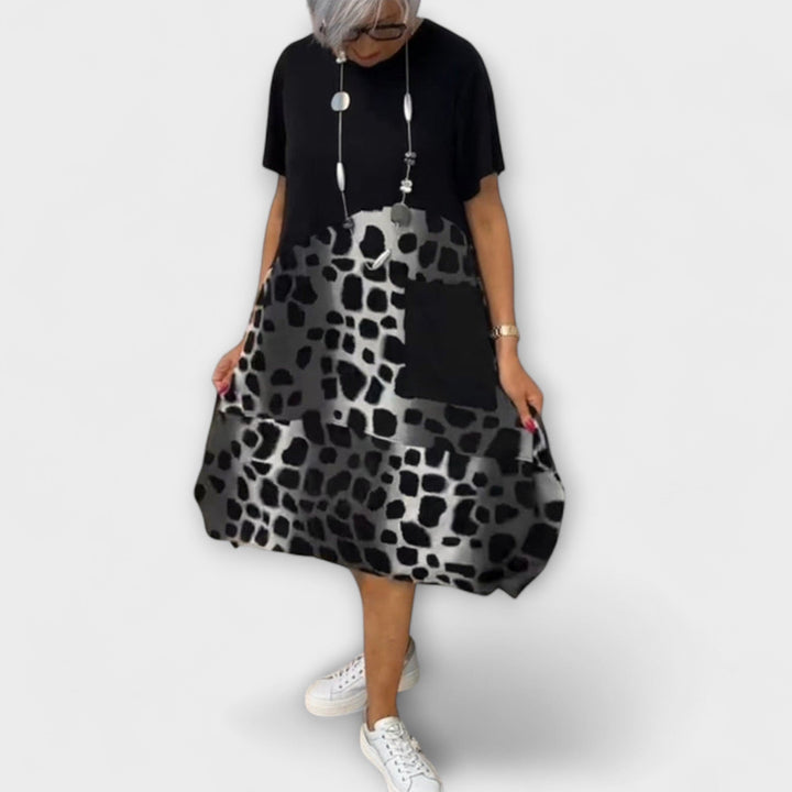 Allison - Chic Leopard Print Midi Dress with Short Sleeves