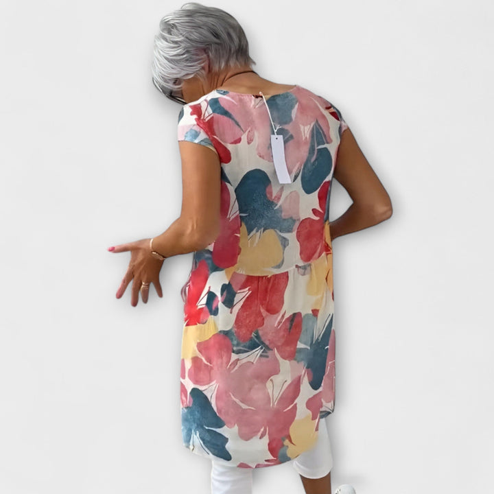 Evelyn - Relaxed Short Sleeve Dress with Pockets