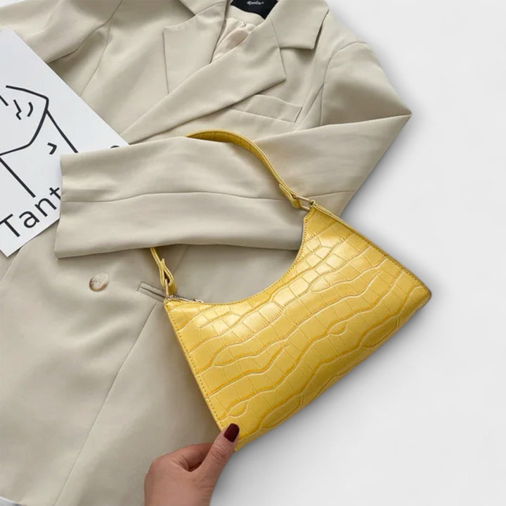 Lora. - Shiny Leather Bag