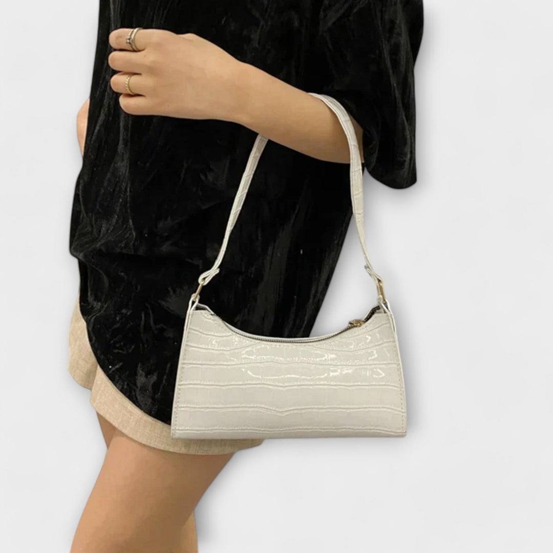 Lora. - Shiny Leather Bag