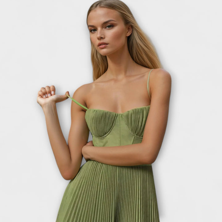 Zoe - Chic Sleeveless Evening Gown with Elegant Open Back