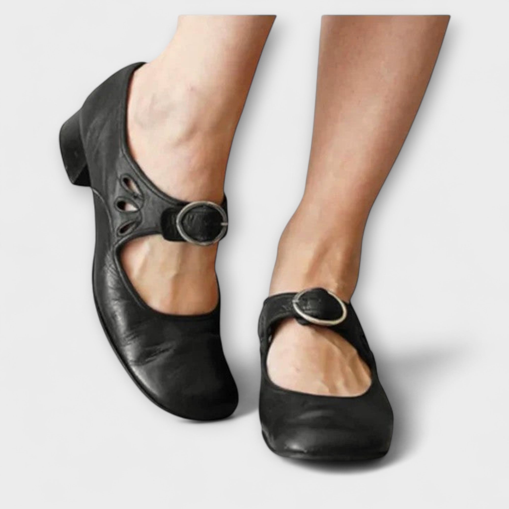 Black / 12