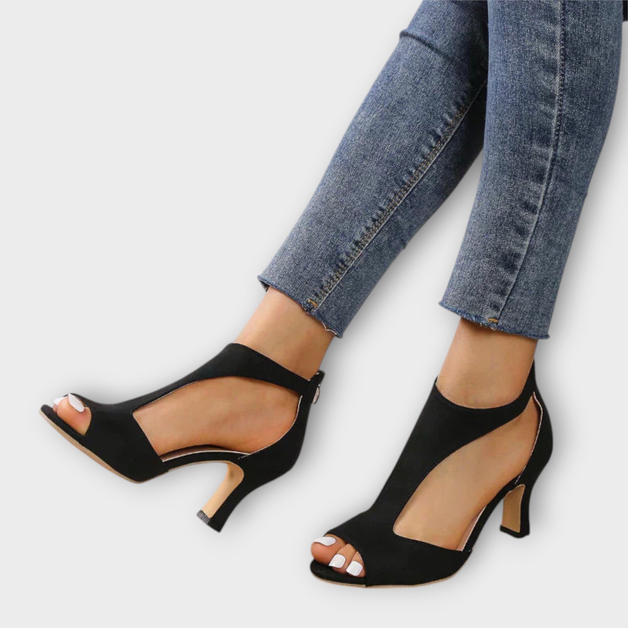 Black / 10
