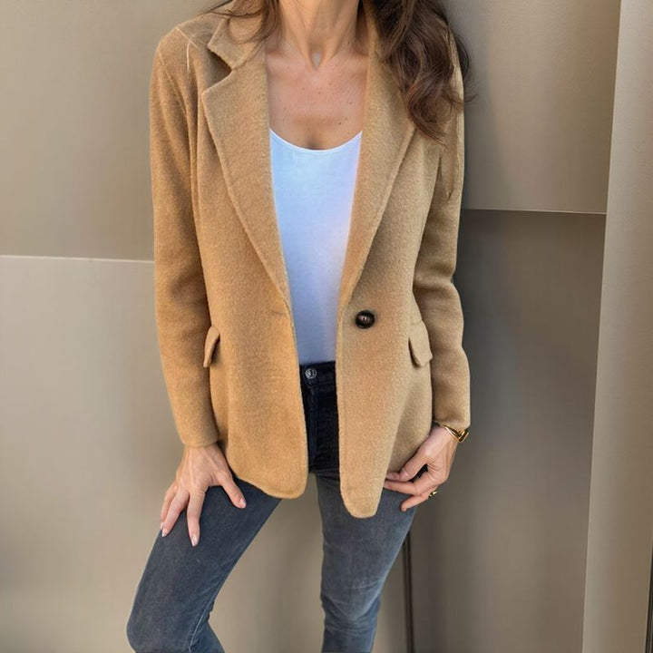 Georgia - Elegant Women's Blazer