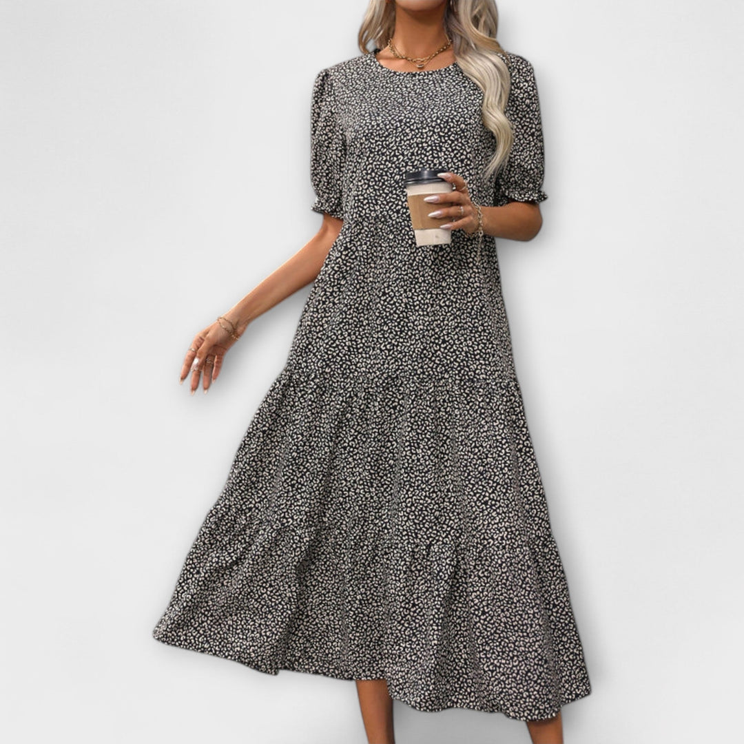 Harriet - Relaxed Round Neck Dress Featuring Ruffle Accents