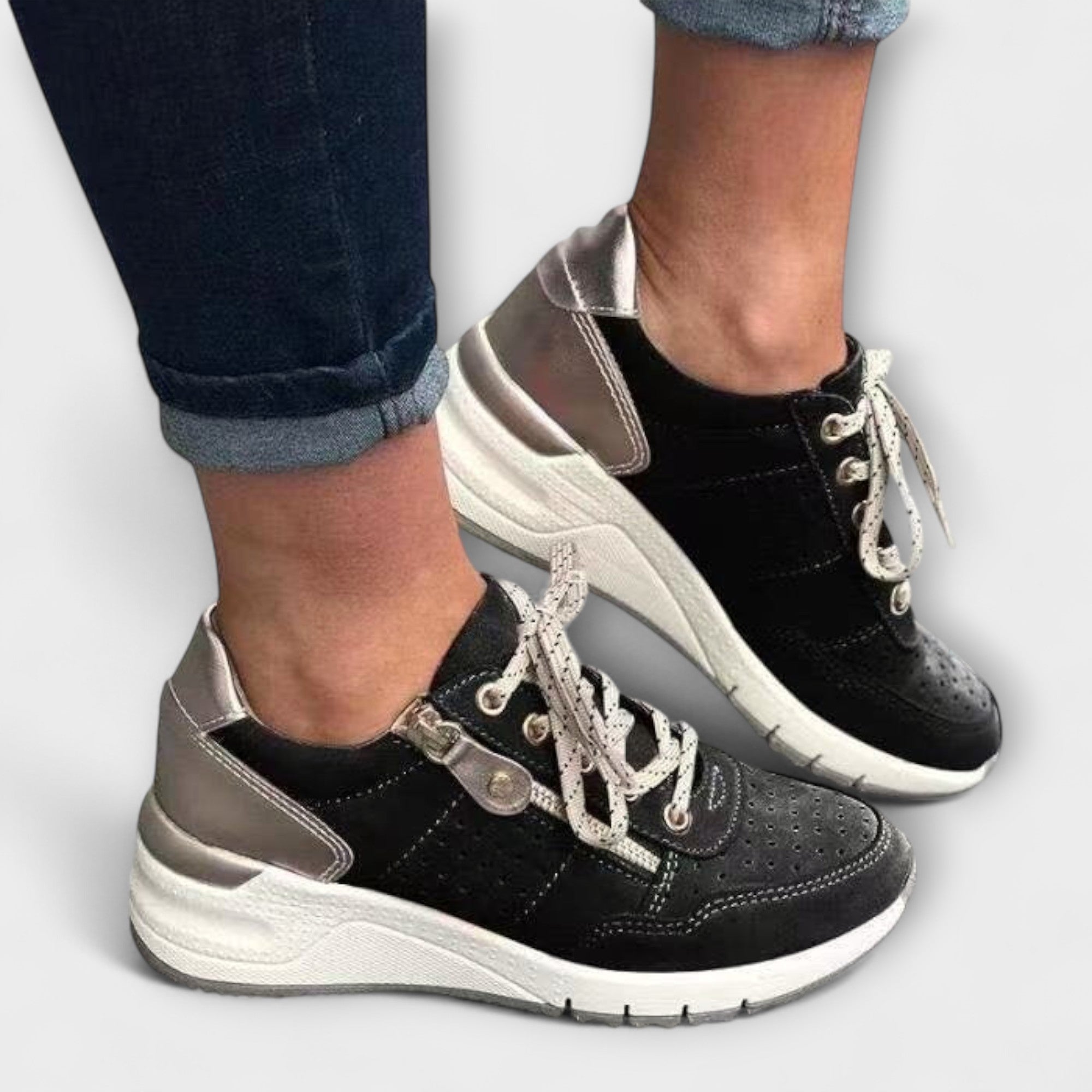 Black / 12