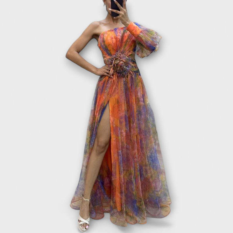 Amelia - Chic Split Dress