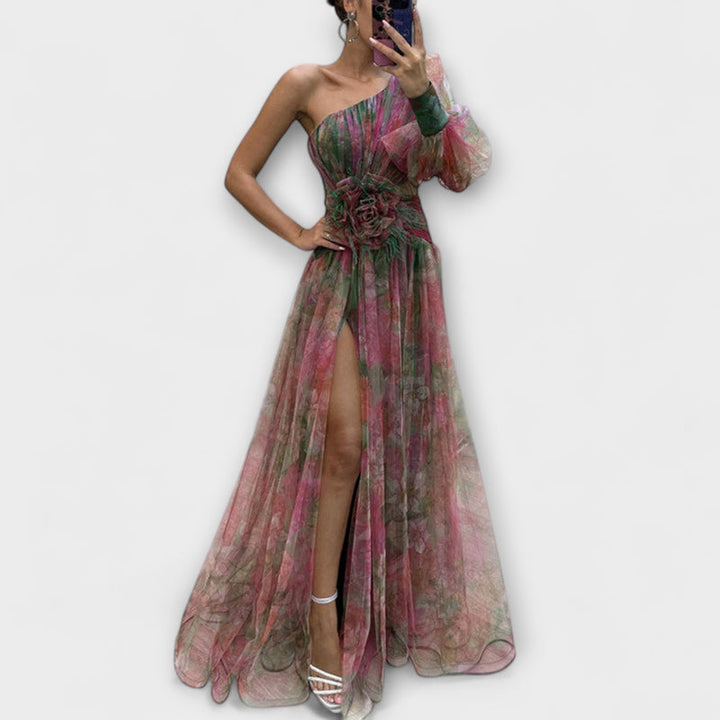 Amelia - Chic Split Dress
