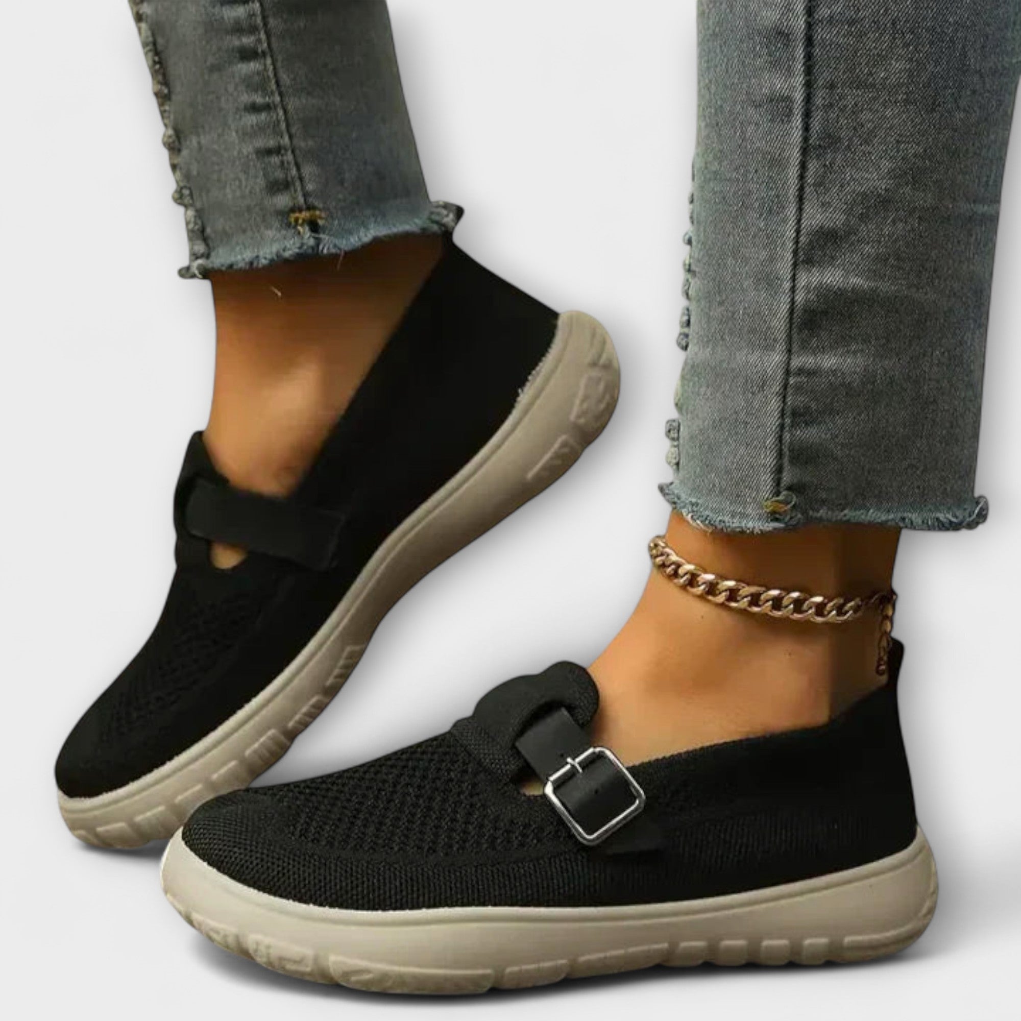 Black / 11