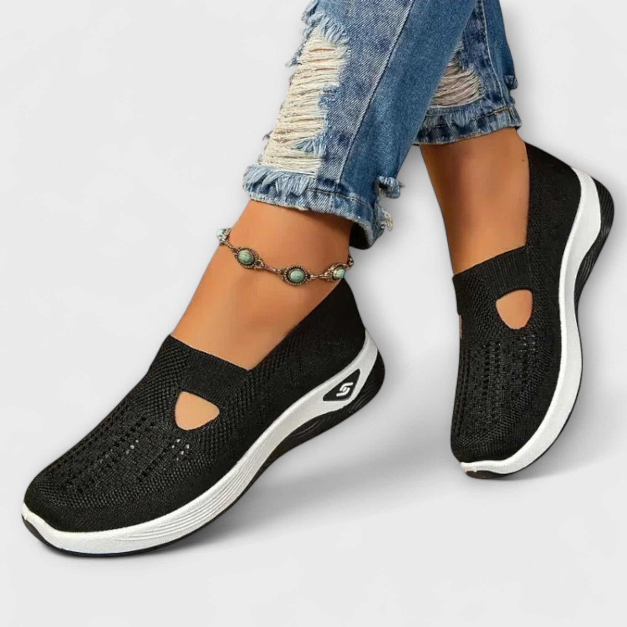 Black / 11