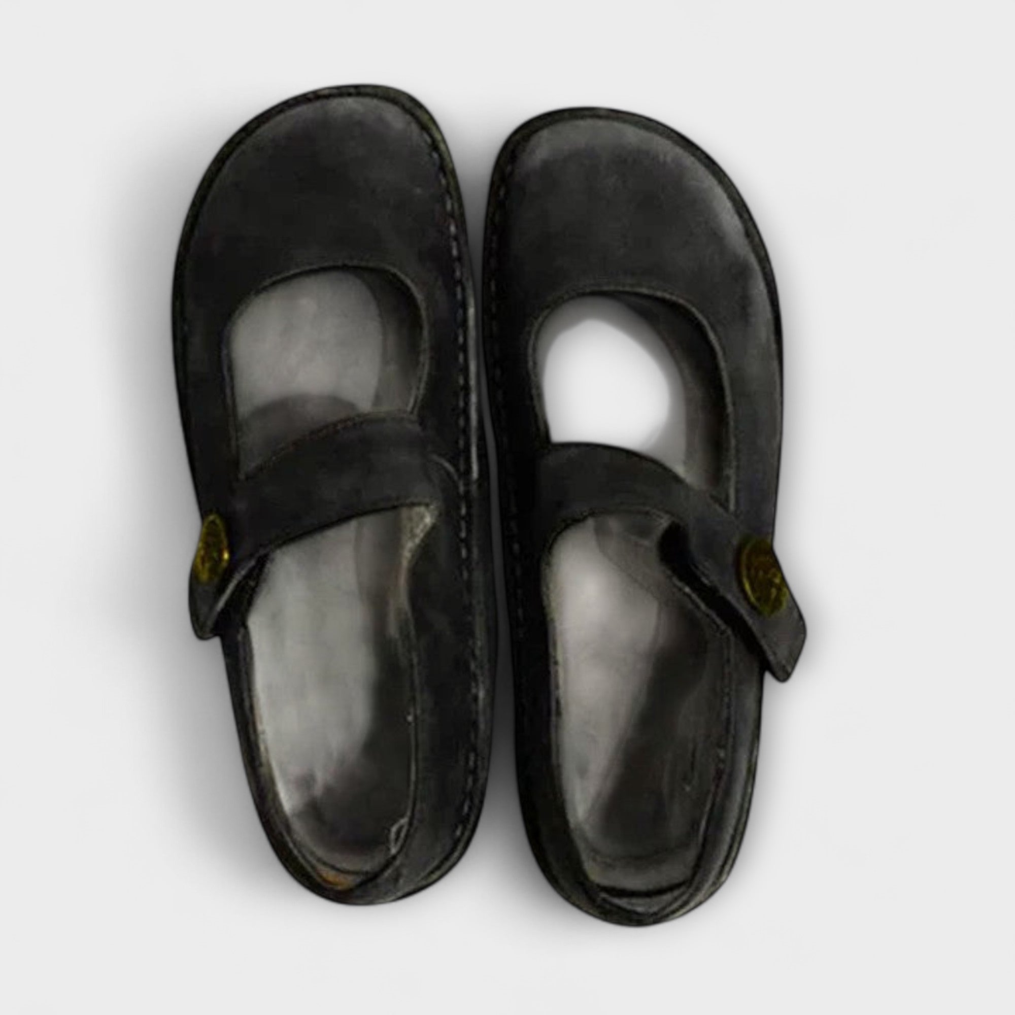 Black / 11